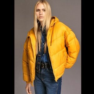 Zara water repellent removable sleeve puffer jacket yellow XS